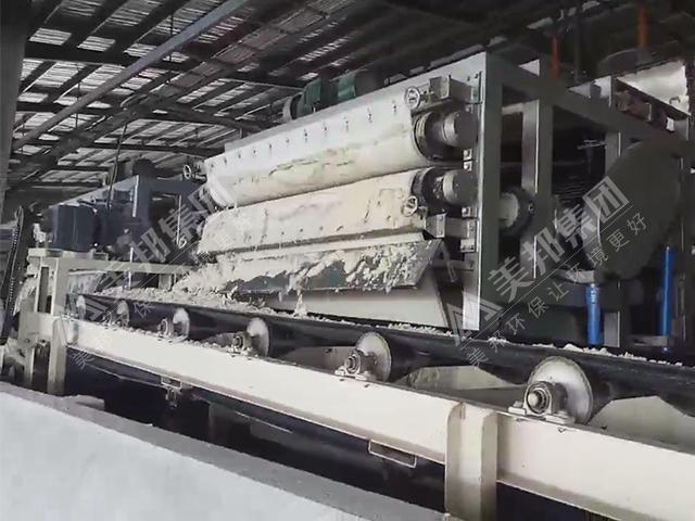 帶式壓榨機(jī)高效環(huán)保，木薯渣脫水后資源化利用的新途徑