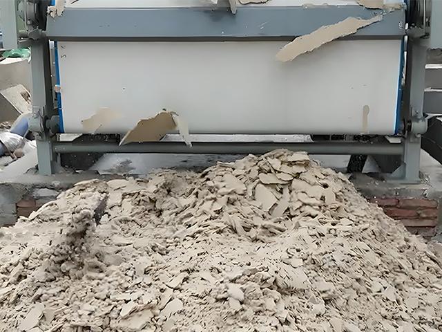 帶式壓榨脫水機在土豆渣處理中的脫水處理中的應(yīng)用