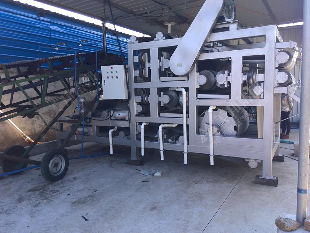 美邦帶式壓榨機(jī)在椰糠脫水處理中的應(yīng)用與優(yōu)勢(shì)