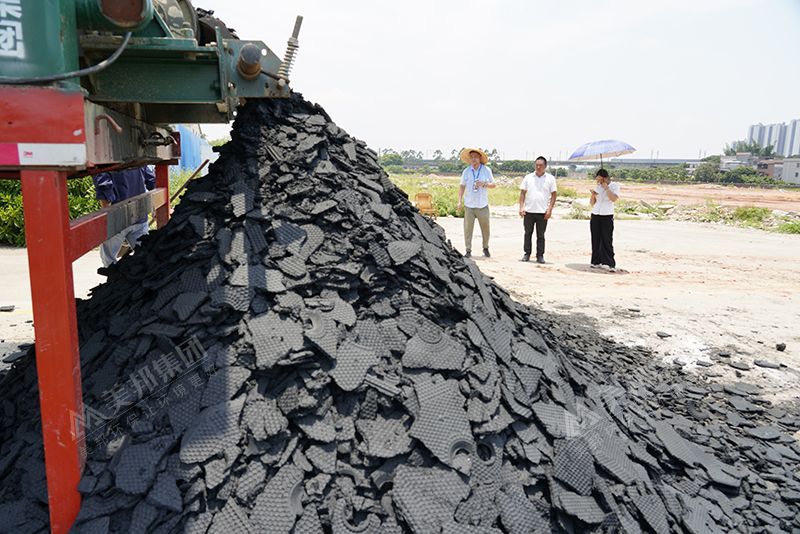 車載移動式壓濾機處理后的干泥餅