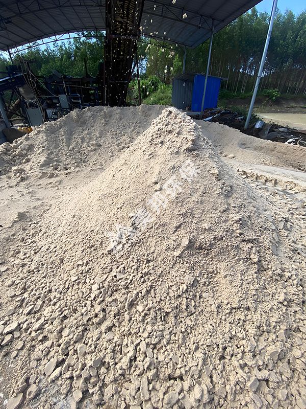 美邦帶式壓榨機(jī)處理后的木薯渣 美邦帶式壓榨機(jī)處理后的木薯渣